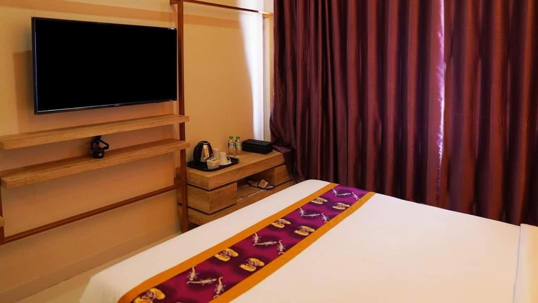 Elohim Hotel Sentani Jayapura Esterno foto