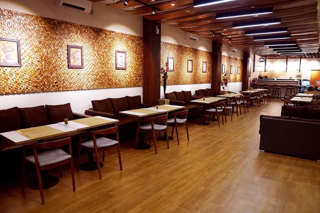 Elohim Hotel Sentani Jayapura Esterno foto